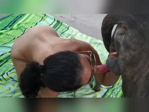 lina entregue à la sauvagerie canine
